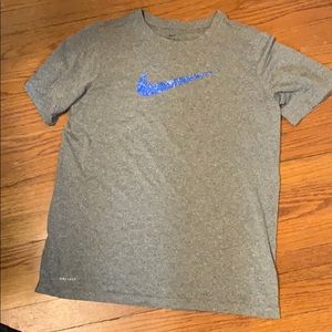 Boys Nike dri fit shirt XL
